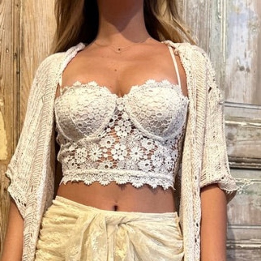 Tic Toc Women's Ivory Lace Floral Cropped Tank Top Size M